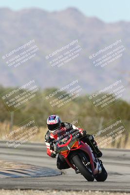 media/Dec-01-2025-Moto Forza (Mon) [[2daa91e15f]]/2-Intermediate Group/Session 3 (Turn 3)/